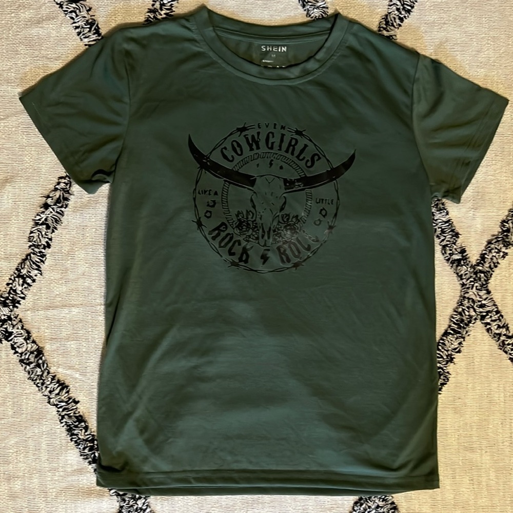 SHEIN size M Even cowgirls like a little Rock & Roll tee